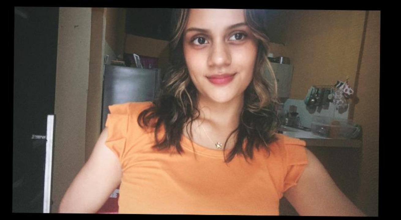 Hellen Elizabeth Manzano Cruz